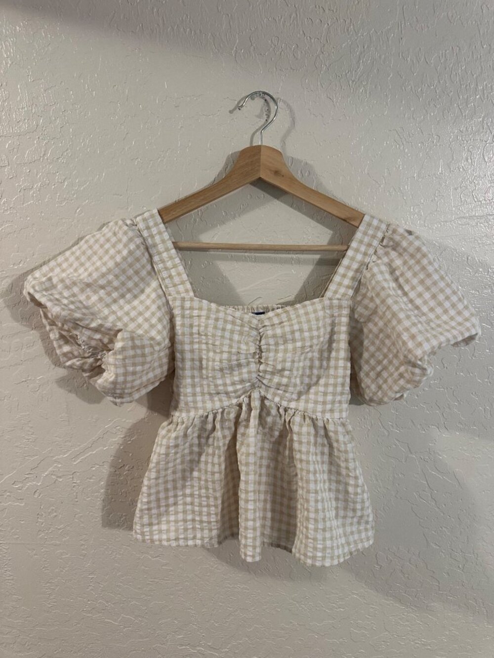 Old Navy Beige and White Gingham Puff Sleeve Peplum Top
